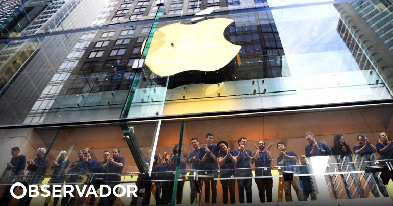 Apple acaba de convertirse en la primera empresa estadounidense en valer un billón (1.000.000.000.000) de dólares