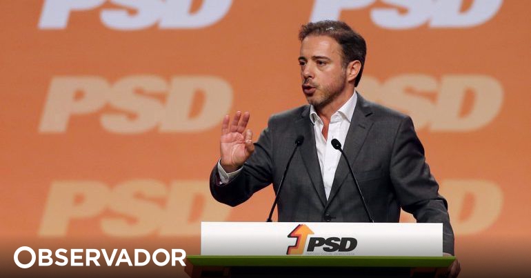 Pedro Duarte dice "¡Regalo!". El presidente de la Federación Internacional de Fútbol (FIVB)