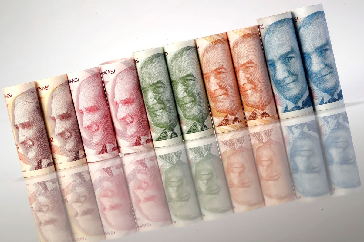La moneda turca tiene fuerte devaluación y registra nuevo mínimo
