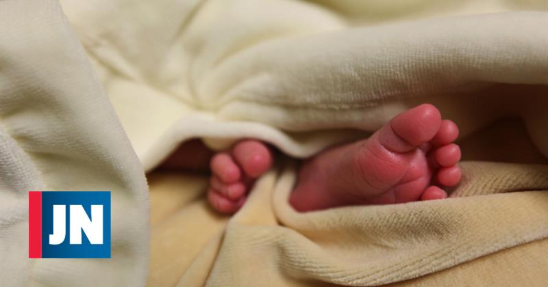 Gobierno francés pide nueva encuesta a casos de bebés sin brazos