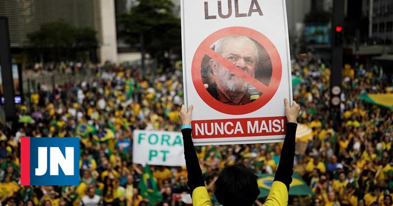 Bolsonaro hace declaraciones incendiarias sobre "marginales rojos"