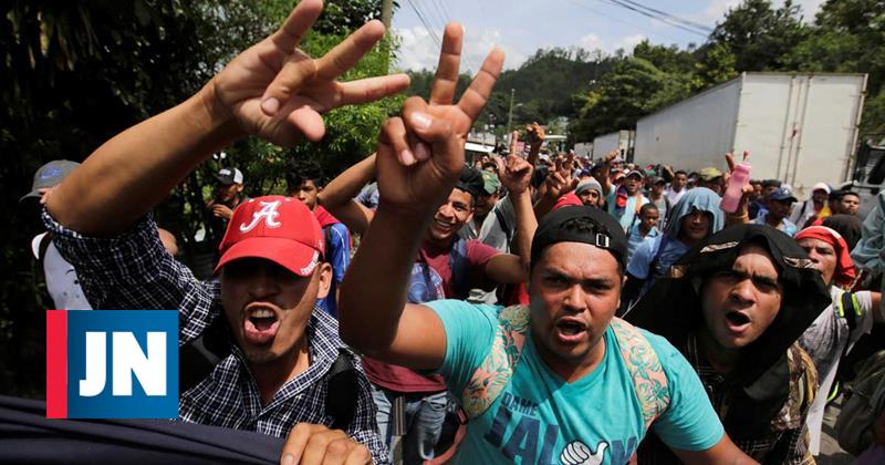 La segunda caravana de hondureños reanuda el viaje a Estados Unidos