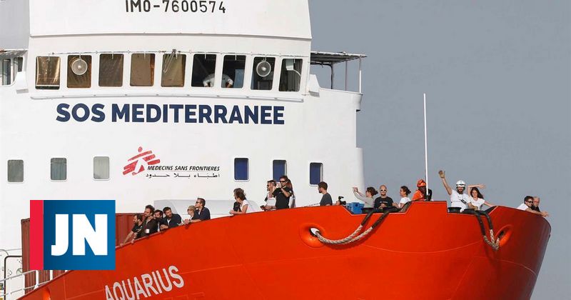 La justicia italiana pide secuestro del barco que rescata migrantes del mar