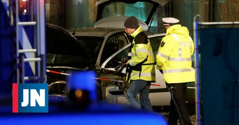 El conductor mata a una persona y hace nueve heridos en la parada de autobús en Alemania