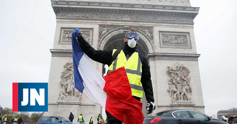 Gas lacrimógeno y armas: La violencia de los chalecos amarillos en París