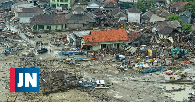 Tsunami en Indonesia causó 437 muertos y 16 desaparecidos