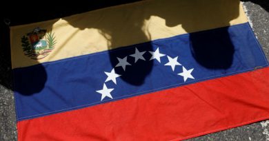 Camiones con ayuda humanitaria destinada a Venezuela incendiados en la frontera con Colombia