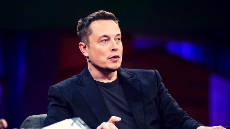 Elon Musk Tesla Model Y Twitter presentar
