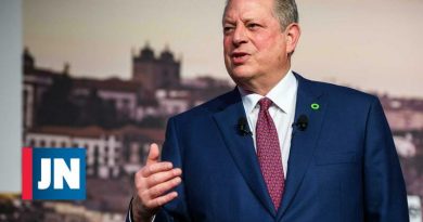 Al Gore en Oporto: "¿Queremos dejar la Tierra como un cubo de basura?"