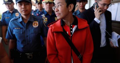 El periodista filipino crítico del gobierno Duterte deja prisión tras pagar fianza