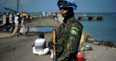Para ganar confianza de haitianos, Brasil llegó a prohibir a militares de usar gafas oscuras