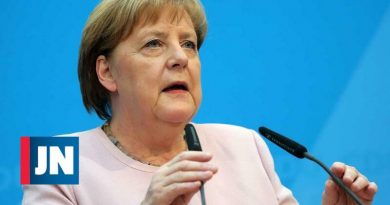 Merkel determinada a pesar de la dimisión de la líder del partido de coalición