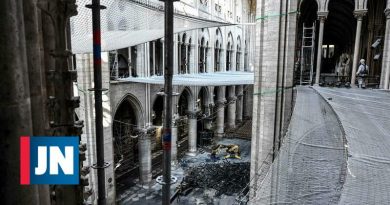 Incendio en Notre-Dame arado media hora antes de que se llamara a los bomberos