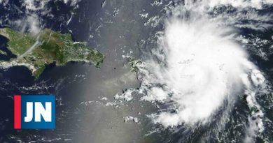 El huracán Dorian aumenta la intensidad de camino a las Bahamas y los EE. UU.