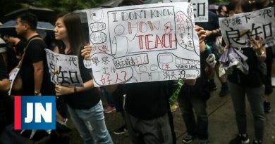 Los maestros se unen a las protestas en Hong Kong