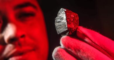 Imagem de mineral vindo de um meteorito nunca visto na terra