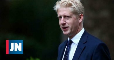 El hermano de Boris Johnson renuncia al gobierno y al parlamento