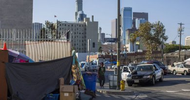 Aunque es rica, California concentra la pobreza y ve una crisis de vivienda en Los Ángeles.
