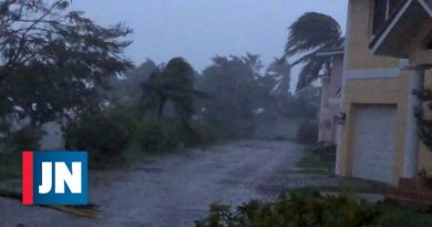 La cámara muestra el paso en vivo del huracán Dorian a través de las Bahamas
