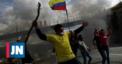 Ecuador denuncia intento de derrocar régimen democrático