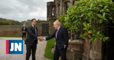Líderes británicos e irlandeses ven "camino hacia un posible acuerdo" en Brexit