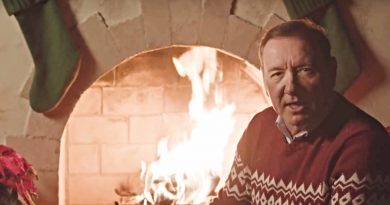 Kevin Spacey publica un ominoso video de Nochebuena como su personaje de House of Cards nuevamente