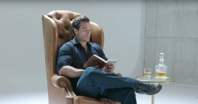 henry cavill reads the witcher