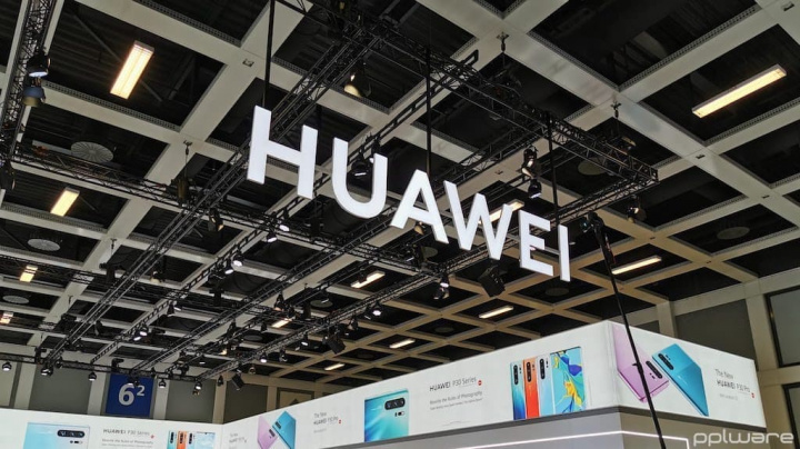 Huawei Search es otro ataque m谩s a los servicios de Google, ahora est谩 en b煤squeda