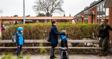 De vuelta a la escuela, las madres danesas temen enviar a los niños a la escuela