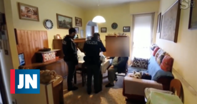 La policía italiana lleva las compras a un anciano en cuarentena sin dinero