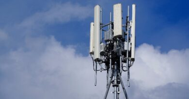 Reino Unido: 77 antenas han sido atacadas debido a teorías sobre COVID-19 y 5G