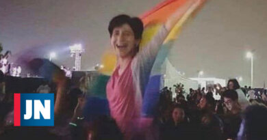 Activista arrestado por izar la bandera LGBT en Egipto encontrado muerto en su casa