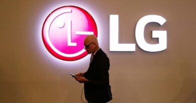 LG registra patente de teléfono inteligente con pantalla plegable que rueda