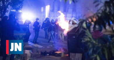 Caos y destrucción en Roma tras enfrentamientos entre policías y manifestantes