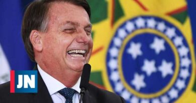 El gobierno de Bolsonaro gastó cuatro millones en leche condensada y barritas
