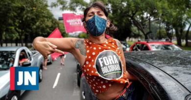 Miles de personas protestan en las calles contra la gesti贸n de la pandemia de Bolsonaro