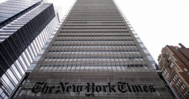 Dos periodistas abandonan el New York Times tras críticas de comportamiento