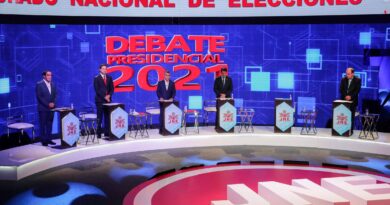 Perú decide nuevo presidente en disputa fragmentada llena de forasteros