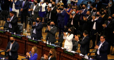 Con mayoría gobernante, el nuevo Congreso de el Salvador destituye a los magistrados de la Corte Suprema