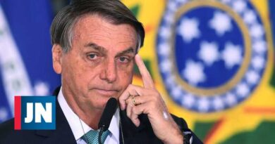 Bolsonaro dice que Brasil puede ser uno de los países con menos muertes por covid