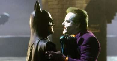 Se celebra el 89 aniversario de Batman mientras Michael Keaton continúa filmando The Flash