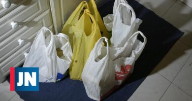 La población mundial usa cinco mil millones de bolsas de plástico al año