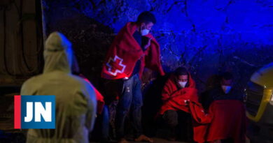 18 migrantes rescatados y un muerto desde una pequeña embarcación en Gran Canaria
