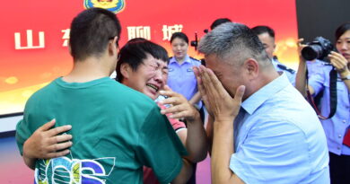 Sin renunciar a la búsqueda, los padres encuentran a su hijo secuestrado hace 24 años en China