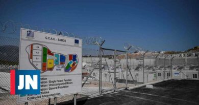 Alambre de púas y rayos X: Grecia abre un campo "cerrado" para migrantes