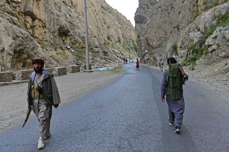 Cuatro estadounidenses abandonan Afganistán por ruta terrestre