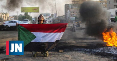 Joe Biden pide a la junta militar que restablezca el gobierno civil en Sudán