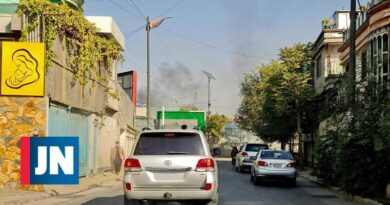 Se escuchan explosiones y disparos en la zona del hospital militar de Kabul