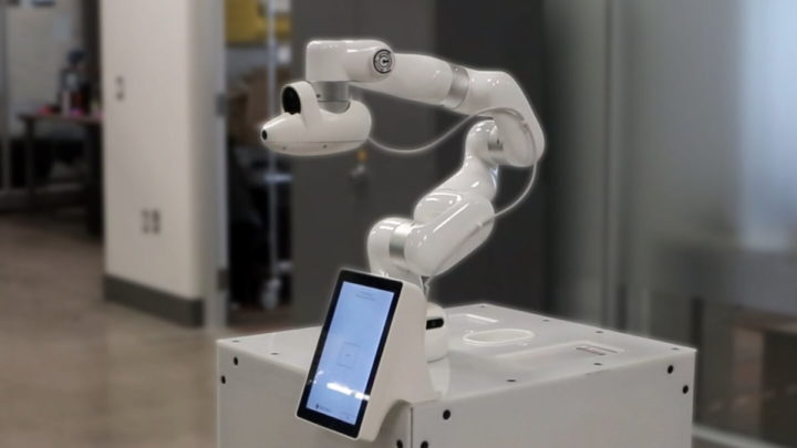 Cobi, robot diseñado para administrar vacunas