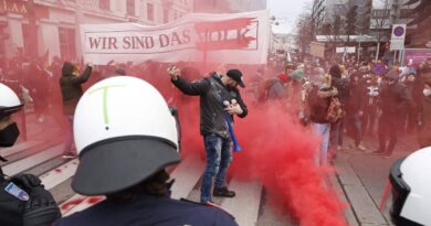 Europa vuelve a registrar protestas contra las restricciones en medio del aumento de Covid
